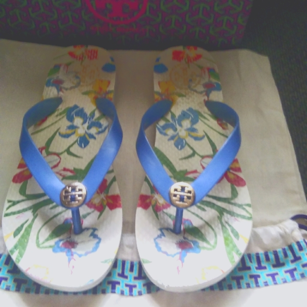 Tory Burch flip flops (Authentic)